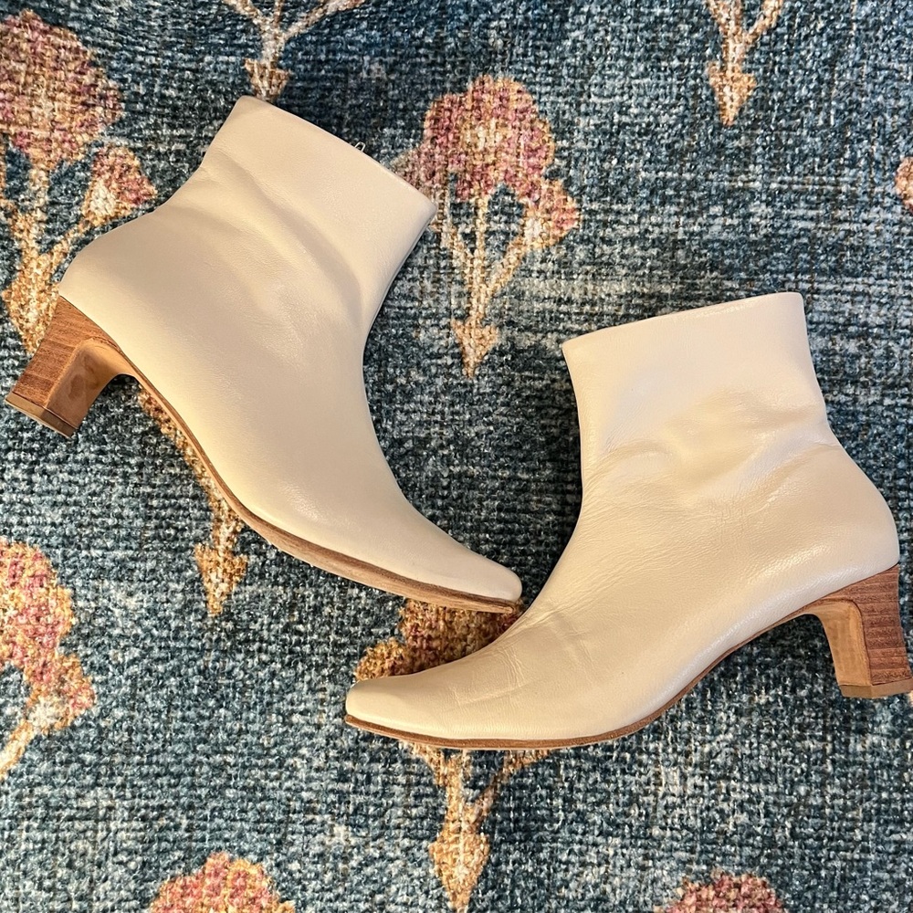 Huma Blanco Bolena Boots in Bone